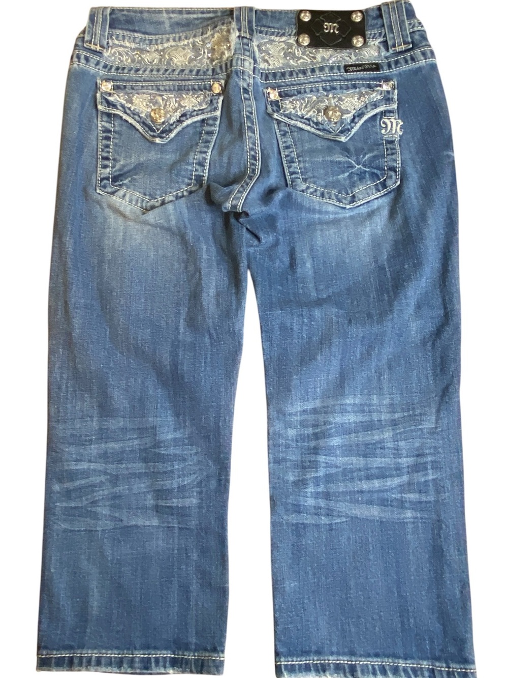 Miss Me Embellished Embroidered Capri Jeans Women’s size 29 - Picture 3 of 16
